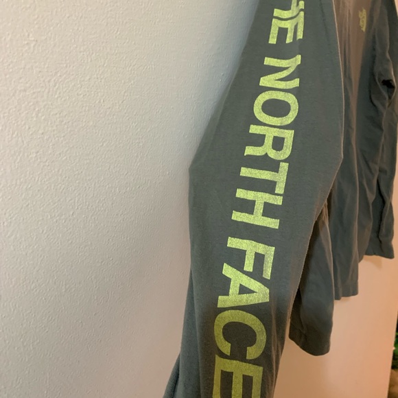 North Face grey long sleeve tee shirt size medium - Picture 3 of 7